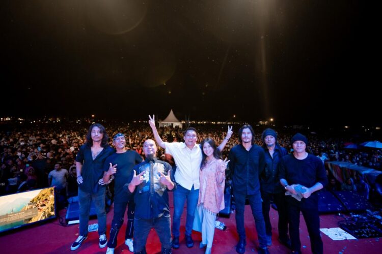 Dewa 19 Sukses Hipnotis 40 Ribu Penonton Dalam Konser Semarak HUT 2 Dekade Ogan Ilir