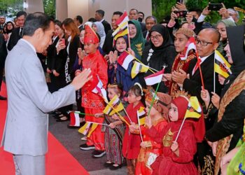 Dari Hanoi, Jokowi Tiba di Bandar Seri Begawan