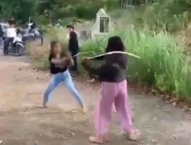 Viral Video Remaja Putri Berkelahi Pakai Celurit di Palembang, Orang Tua Korban Lapor Polisi