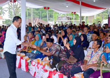 Jokowi Cek Penyaluran Bantuan Pangan di Kota Salatiga