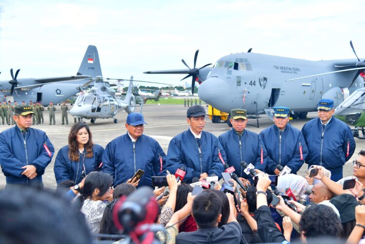 Jokowi Saksikan Penyerahan Pesawat Hercules untuk TNI AU