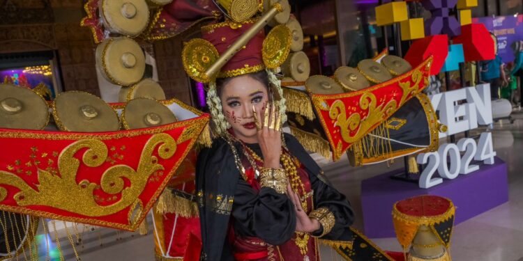 Potret Parade Festival Seni dan Budaya KEN 2024