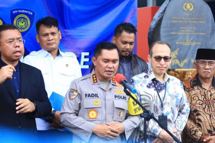Polri Lepas 111 Personel Amankan TPS Luar Negeri