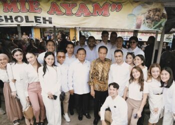 Daftar Artis yang Ikut Makan Bakso Bareng Jokowi dan Prabowo di Magelang