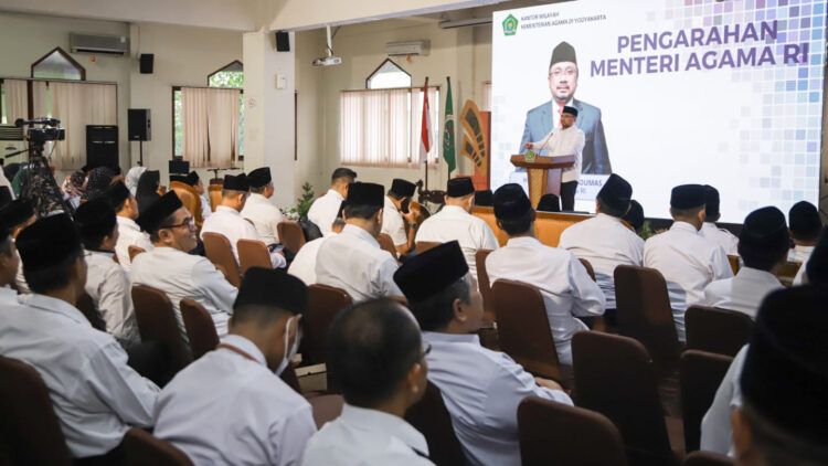 Ingatkan Pesan Jokowi, Menag Minta ASN Terus Layani Umat