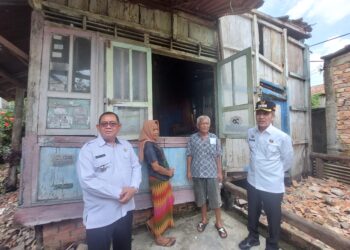 Rumah Warganya di Seberang Ulu 1 Nyaris Ambruk, Ratu Dewa Janji Akan Direnovasi