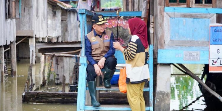 Pj Gubernur Sumsel Tinjau Lokasi Banjir di Muara Enim