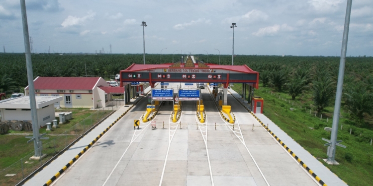 Jokowi Resmikan Jalan Tol Seksi Tebing Tinggi-Indrapura dan Indrapura-Limapuluh