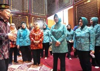 Istri Tito Karnavian Kunjungi Alquran Al-Akbar Gandus Palembang