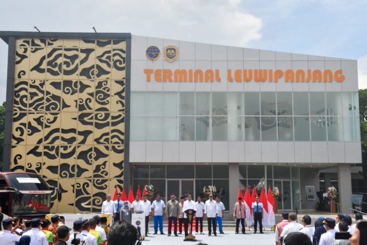 Jokowi Ajak Masyarakat Kembali Gunakan Transportasi Publik