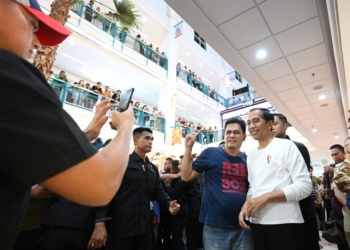 Datang ke Mal di Makassar, Jokowi Sapa Masyarakat