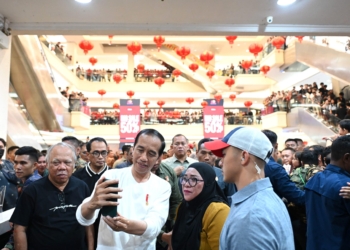 Jokowi Diserbu Permintaan Selfie Masyarakat Manado