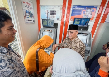 Bantu Umak Dicairkan, Pj Bupati Apriyadi Buat Emak-emak Sumringah Saat Bulan Puasa