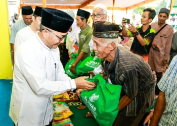 Safari Ramadan ke-5 1445 H, Pj Bupati Apriyadi Salurkan Beberapa Bantuan