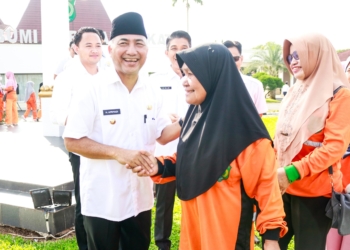 Ribuan Petugas Kebersihan dan Tukang Ojek di Muba Dapat THR dari Pj Bupati Apriyadi