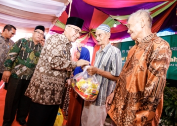 Kunjungi Kecamatan Sungai Keruh, Pj Bupati Muba Serahkan Berbagai Bantuan untuk Warga