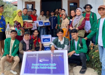 XL Axiata Peduli Salurkan Donasi Korban Banjir di Sumatera Barat