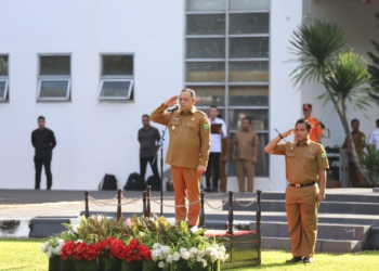 Apel Perdana, Pj Bupati Sandi Fahlepi Pimpin Apel Gabungan di Lingkungan Pemkab Muba