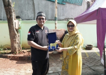 Presiden Direktur & CEO XL Axiata, Dian Siswarini turut menyaksikan penyerahan dan penyembelihan hewan kurban pada Senin, 17 Juni 2024.