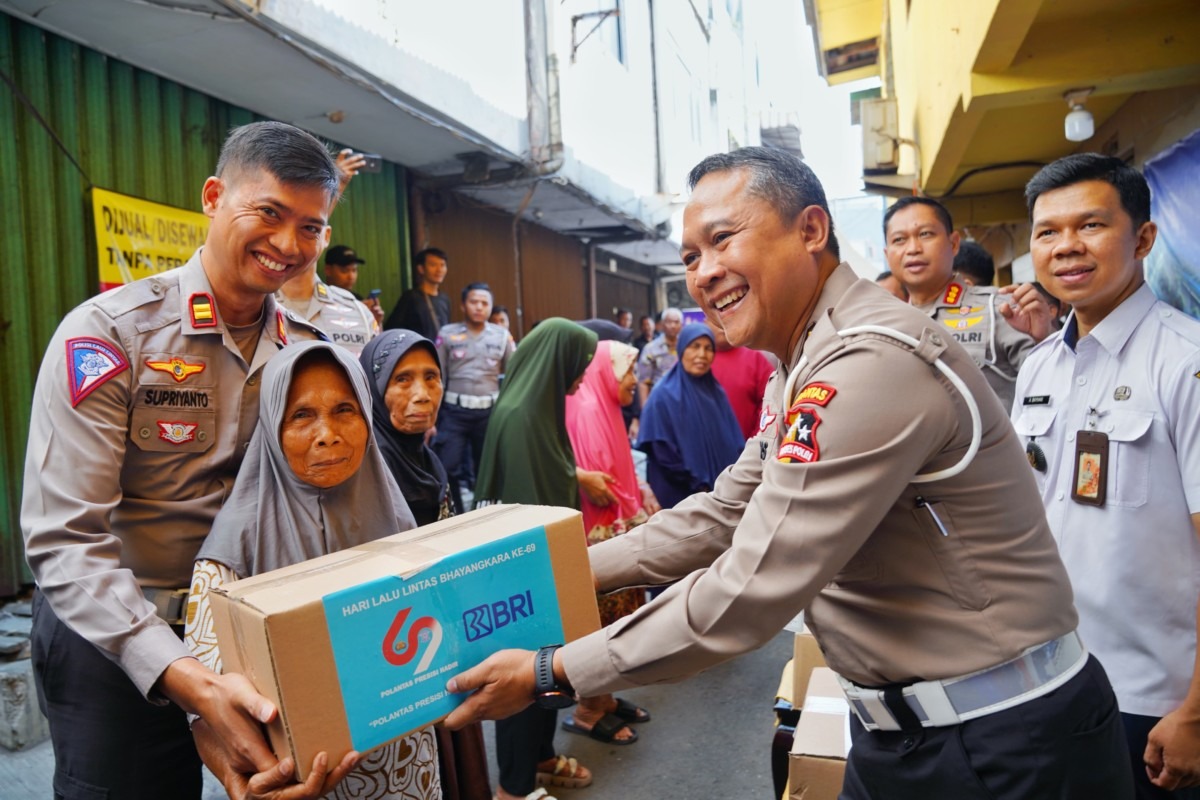 HUT Lantas Ke-69, Korlantas Polri Bakti Sosial di Jembatan Lima Tambora