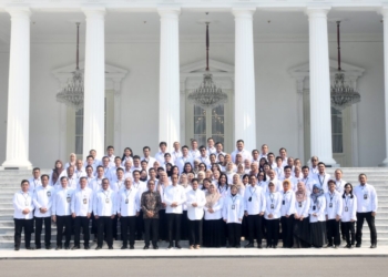 Jelang Purnatugas, Presiden Jokowi dan Ibu Iriana Pamitan dengan Keluarga Besar Istana