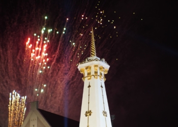 Pecah! Pertunjukkan Art Street Wayang Jogja Night Carnival (WJNC) #9 Sukses Hipnotis Ribuan Pengunjung