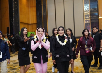 Paslon Fitri-Nandri Tiba Pertama Kali di Arena Debat Pilwako Palembang