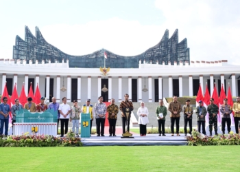 Presiden Jokowi meresmikan Istana Negara yang berada Kawasan Ibu Kota Nusantara (IKN), Jumat (11/10/2024). (Foto: BPMI Setpres/ Muchlis Jr)
