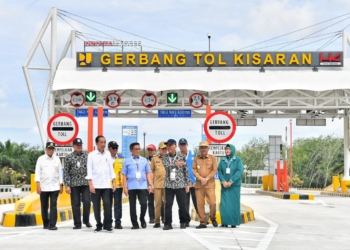 Jokowi Resmikan Dua Ruas Tol Trans Sumatera