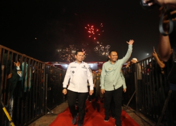 Pj Gubernur Sumsel Elen Setiadi Hadiri Pertunjukan Drone Show di Benteng Kuto Besak