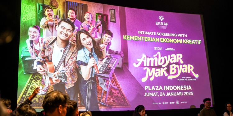Foto: Ramai-ramai Nobar Ambyar Mak Byar