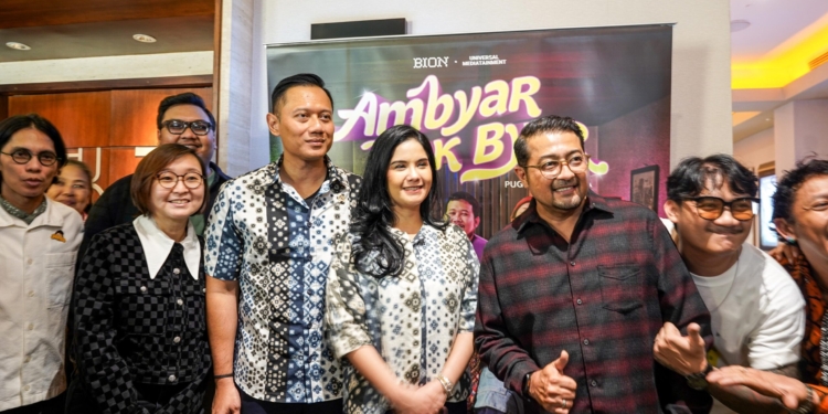 Foto: Ramai-ramai Nobar Ambyar Mak Byar