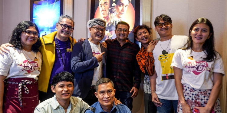 Foto: Ramai-ramai Nobar Ambyar Mak Byar