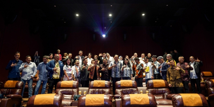 Foto: Ramai-ramai Nobar Ambyar Mak Byar