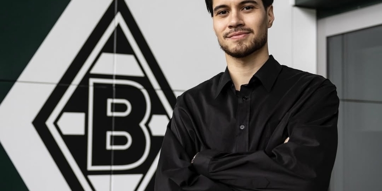 Foto: Kevin Diks Resmi Gabung Borussia Monchengladbach