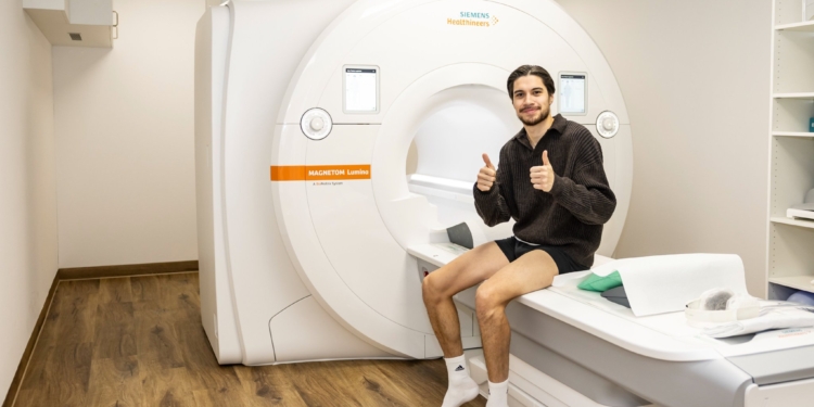 Foto: Momen Kevin Diks Jalani Tes Medis Bersama Moenchengladbach