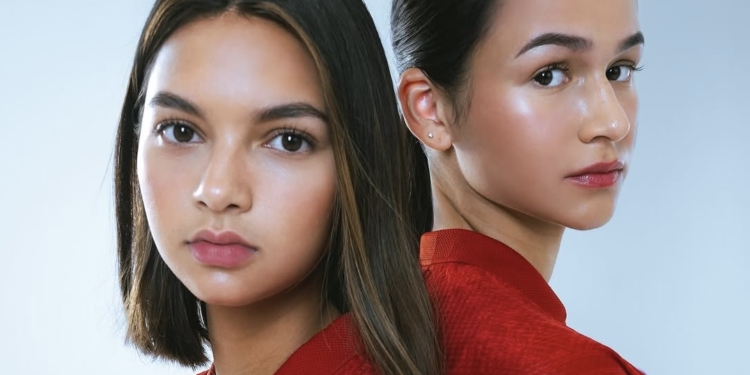 Foto: Noa Leatomu dan Estella Loupatty Jadi Model Jersey Home Timnas Indonesia Putri