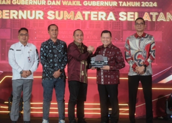 Sukseskan Pilkada Serentak 2024, Pj Gubernur Elen Setiadi Terima Penghargaan dari KPU Sumsel