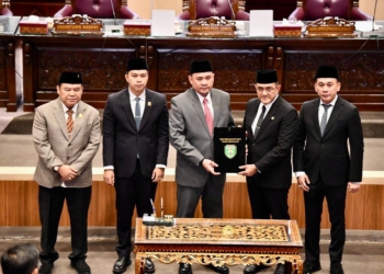 DPRD Tandatangani Berita Acara Penetapan Herman Deru Cik Ujang Sebagai Gubernur dan Wagub Sumsel Terpilih 2025-2030