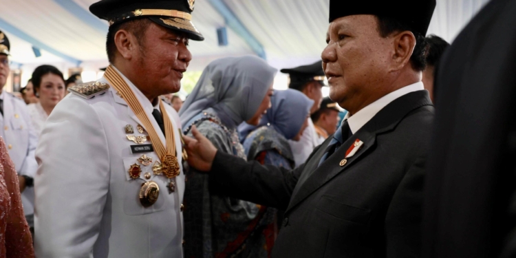 Foto: Prabowo Lantik HDCU Sebagai Gubernur dan Wagub Sumsel Periode 2025-2030