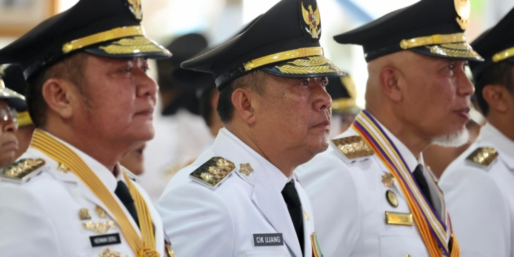 Foto: Prabowo Lantik HDCU Sebagai Gubernur dan Wagub Sumsel Periode 2025-2030