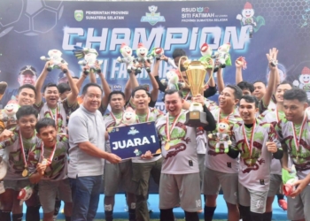Cik Ujang Saksikan Langsung Turnamen Sepak Bola Siti Fatimah Cup III 2025