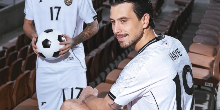 Foto: Erspo Rilis Jersey Tandang Timnas Indonesia