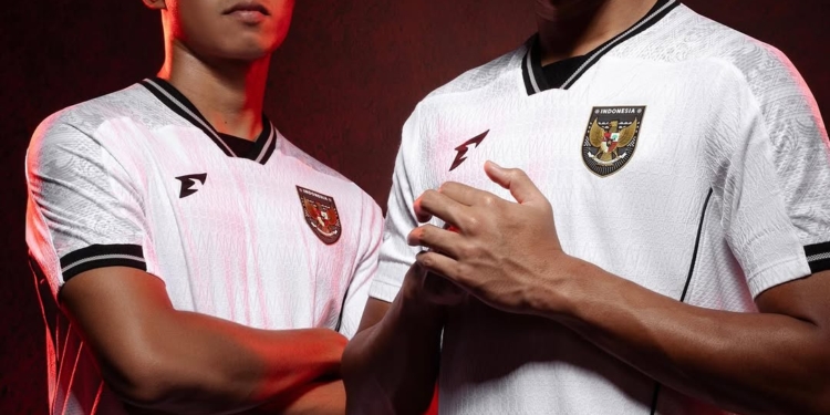 Foto: Erspo Rilis Jersey Tandang Timnas Indonesia
