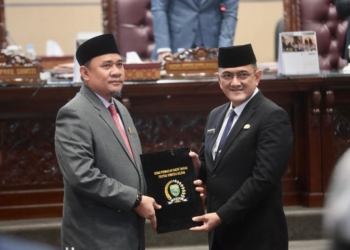 Sekda Edward Candra Hadiri Rapat Paripurna Hasil Reses Anggota DPRD Sumsel