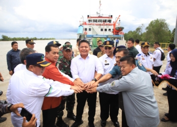 Herman Deru Resmikan Operasional Angkutan Penyeberangan KMP Puteri Leanpuri