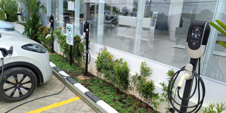 Foto: Intip Fasilitas Outlet Wuling Maju Motor Palembang