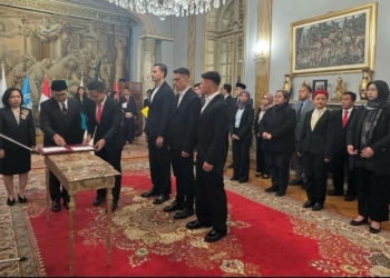 Diambil Sumpah, Joey, Dean, dan Emil Resmi Jadi WNI