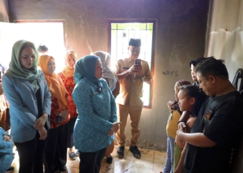 Bantu Korban Kebakaran, Ketua TP PKK Palembang Imbau Masyarakat Tetap Waspada