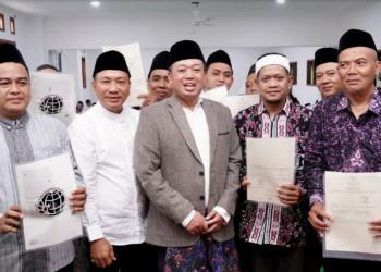 Serahkan Sertipikat di Kudus, Menteri Nusron Tegaskan Pentingnya Redistribusi Tanah yang Produktif dan Berkeadilan